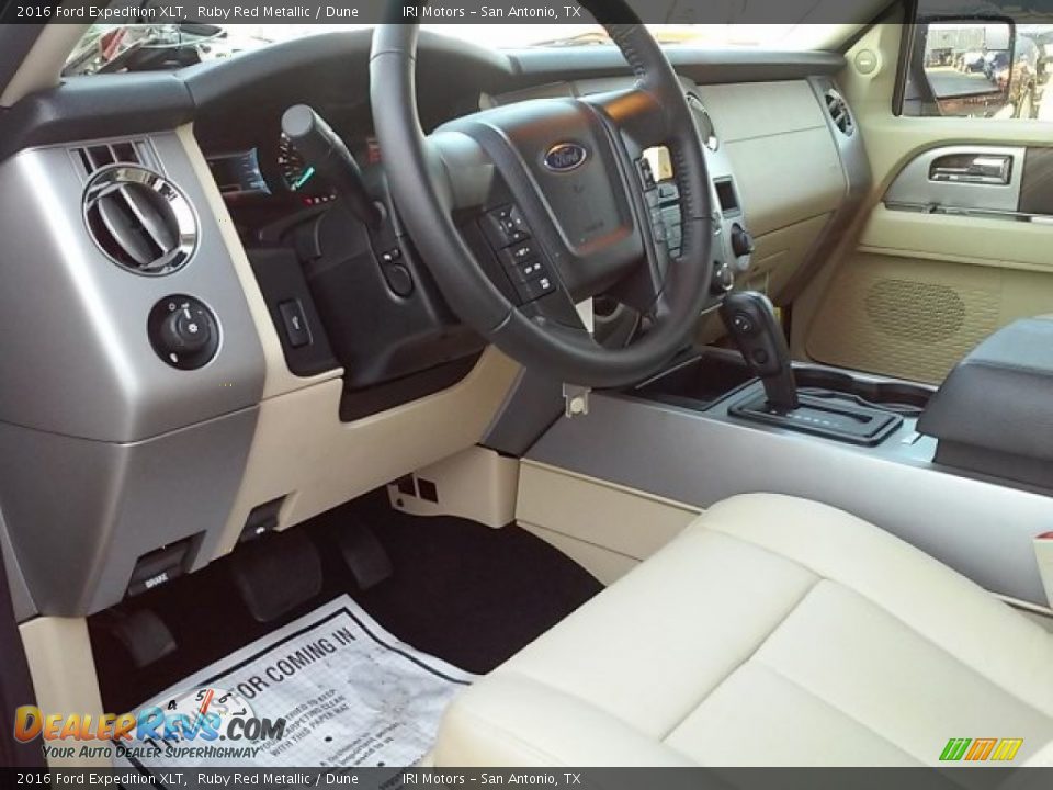 2016 Ford Expedition XLT Ruby Red Metallic / Dune Photo #19
