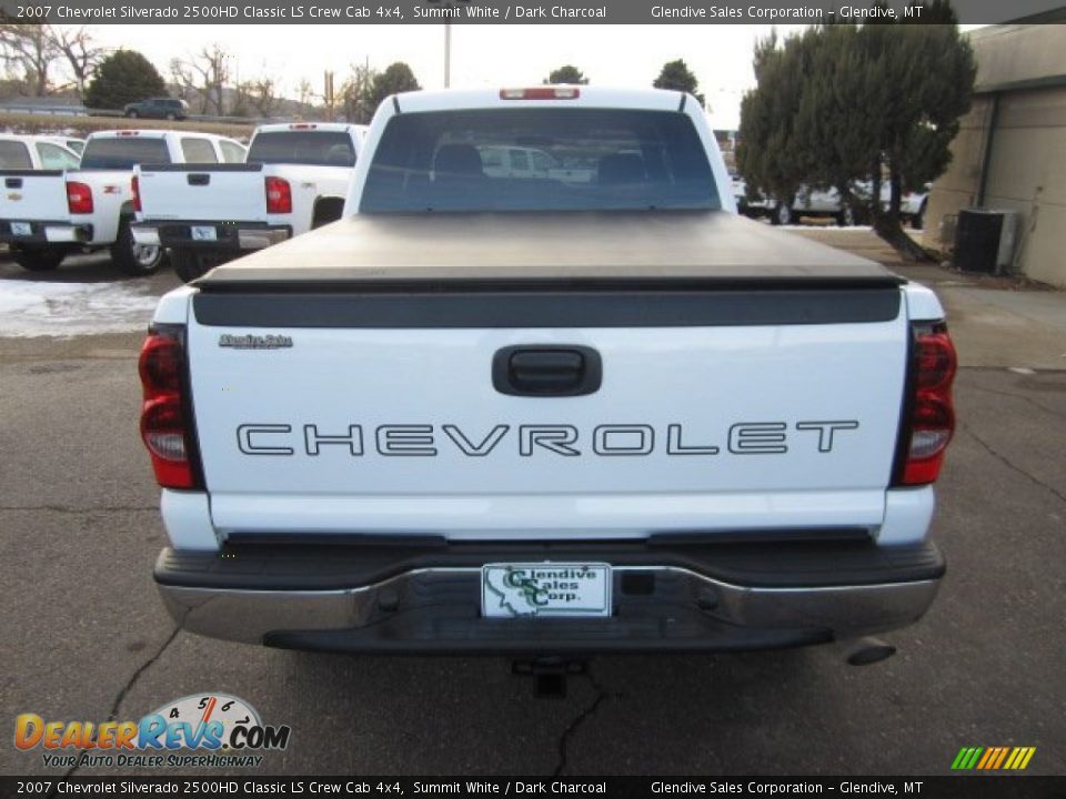 2007 Chevrolet Silverado 2500HD Classic LS Crew Cab 4x4 Summit White / Dark Charcoal Photo #8