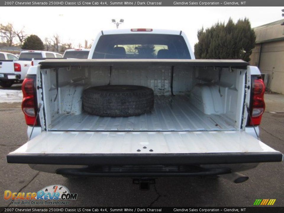 2007 Chevrolet Silverado 2500HD Classic LS Crew Cab 4x4 Summit White / Dark Charcoal Photo #9