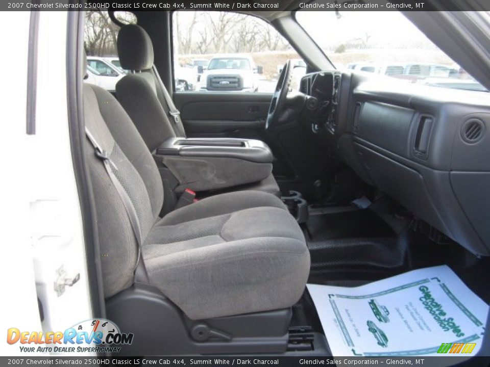 2007 Chevrolet Silverado 2500HD Classic LS Crew Cab 4x4 Summit White / Dark Charcoal Photo #16