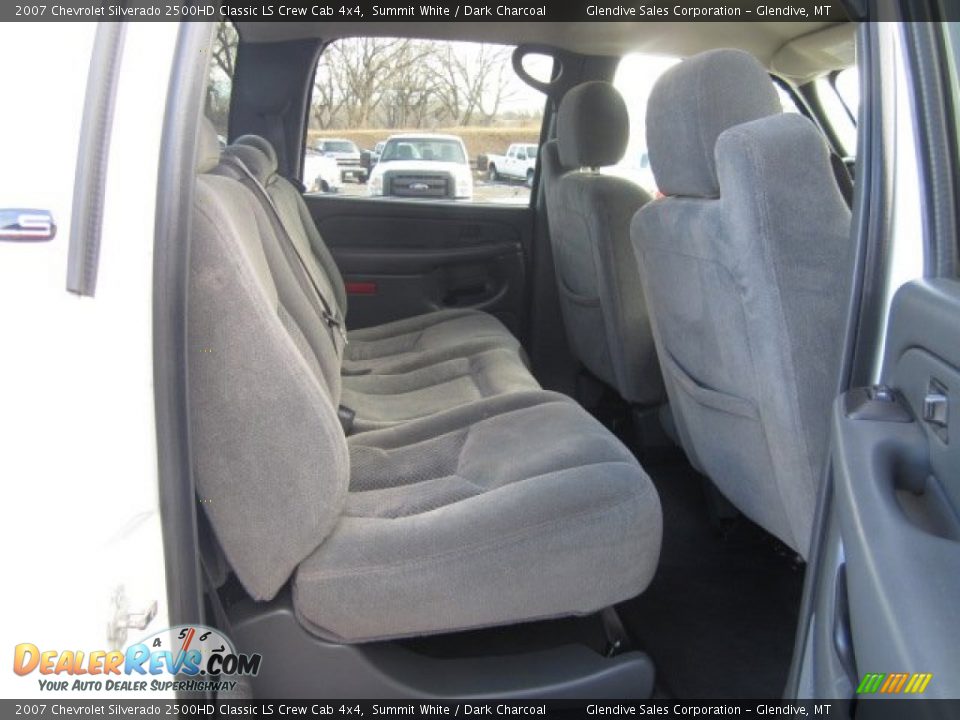 2007 Chevrolet Silverado 2500HD Classic LS Crew Cab 4x4 Summit White / Dark Charcoal Photo #17