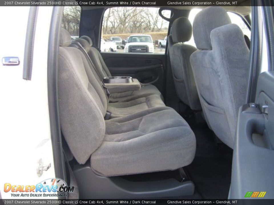2007 Chevrolet Silverado 2500HD Classic LS Crew Cab 4x4 Summit White / Dark Charcoal Photo #18