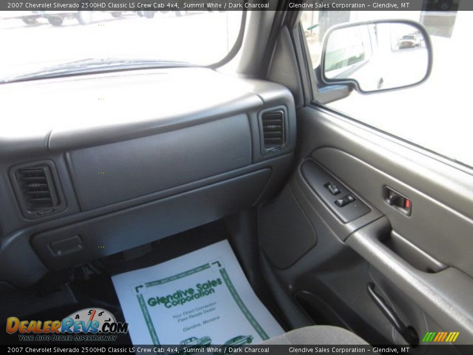 2007 Chevrolet Silverado 2500HD Classic LS Crew Cab 4x4 Summit White / Dark Charcoal Photo #21
