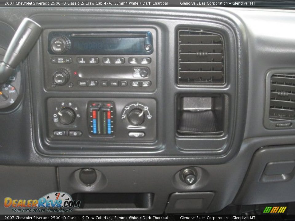 2007 Chevrolet Silverado 2500HD Classic LS Crew Cab 4x4 Summit White / Dark Charcoal Photo #22