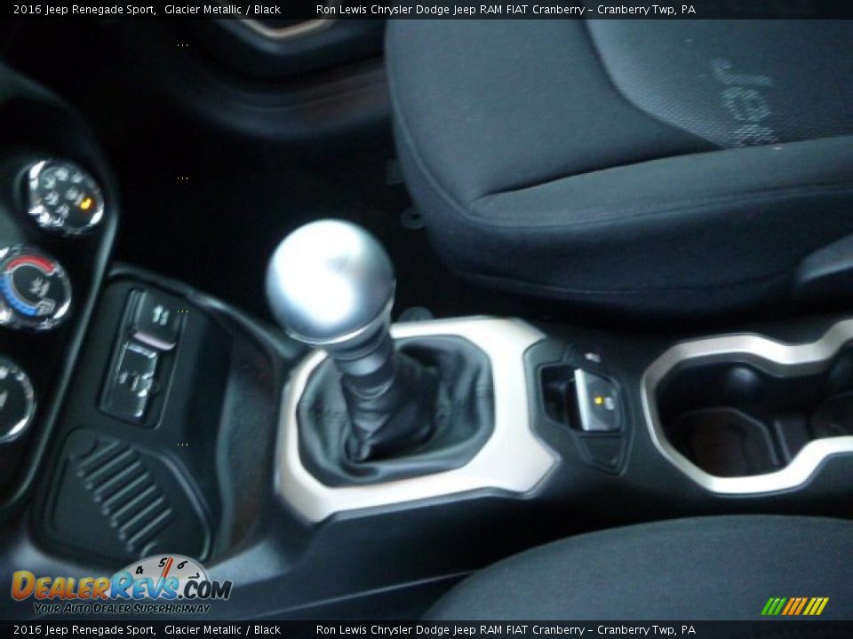 2016 Jeep Renegade Sport Glacier Metallic / Black Photo #17