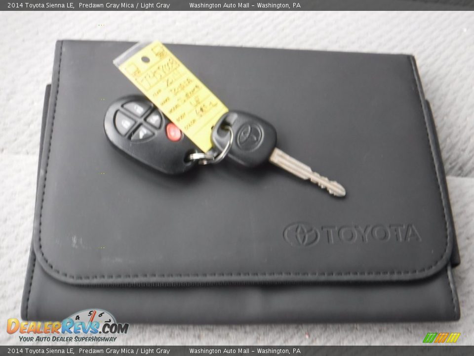 2014 Toyota Sienna LE Predawn Gray Mica / Light Gray Photo #18