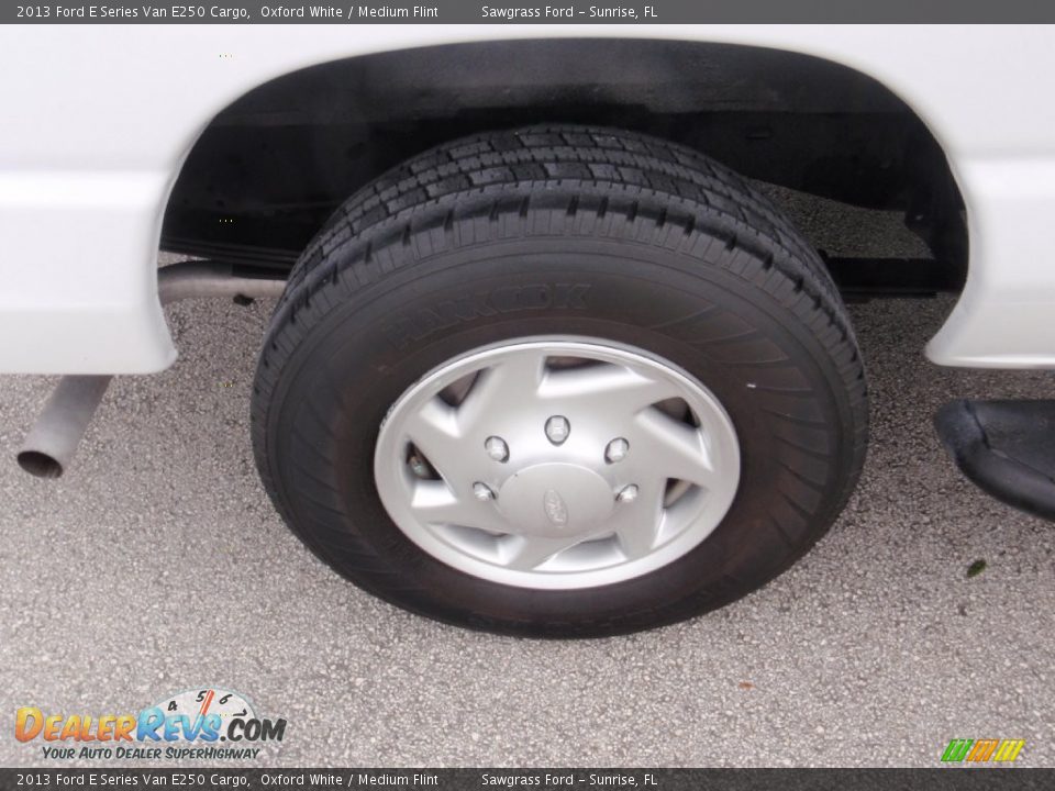 2013 Ford E Series Van E250 Cargo Oxford White / Medium Flint Photo #4