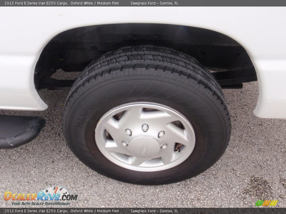 2013 Ford E Series Van E250 Cargo Oxford White / Medium Flint Photo #11
