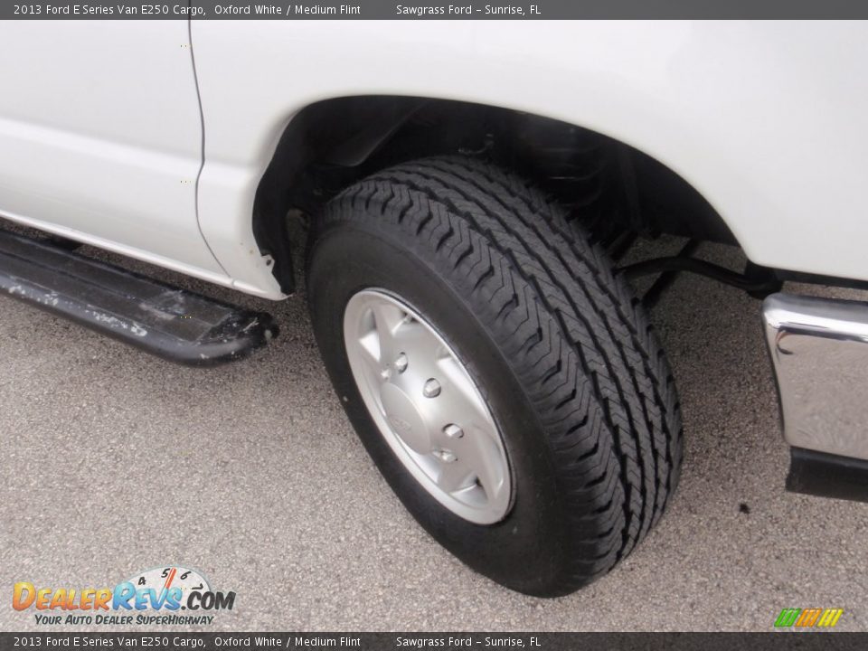 2013 Ford E Series Van E250 Cargo Oxford White / Medium Flint Photo #31