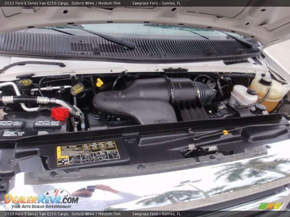 2013 Ford E Series Van E250 Cargo Oxford White / Medium Flint Photo #32