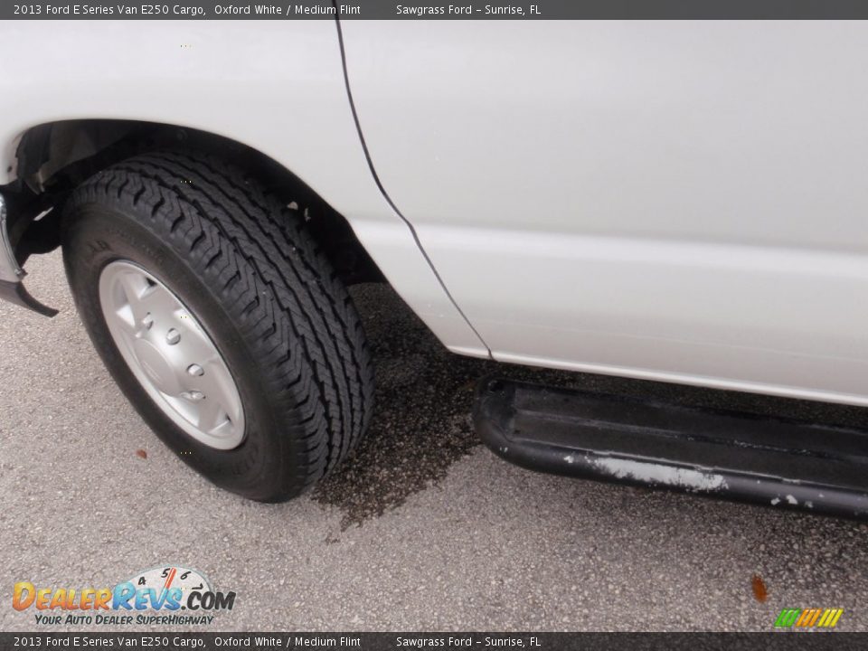 2013 Ford E Series Van E250 Cargo Oxford White / Medium Flint Photo #33