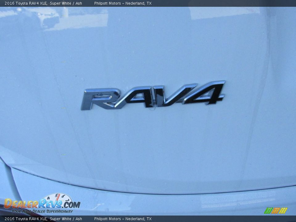 2016 Toyota RAV4 XLE Super White / Ash Photo #13