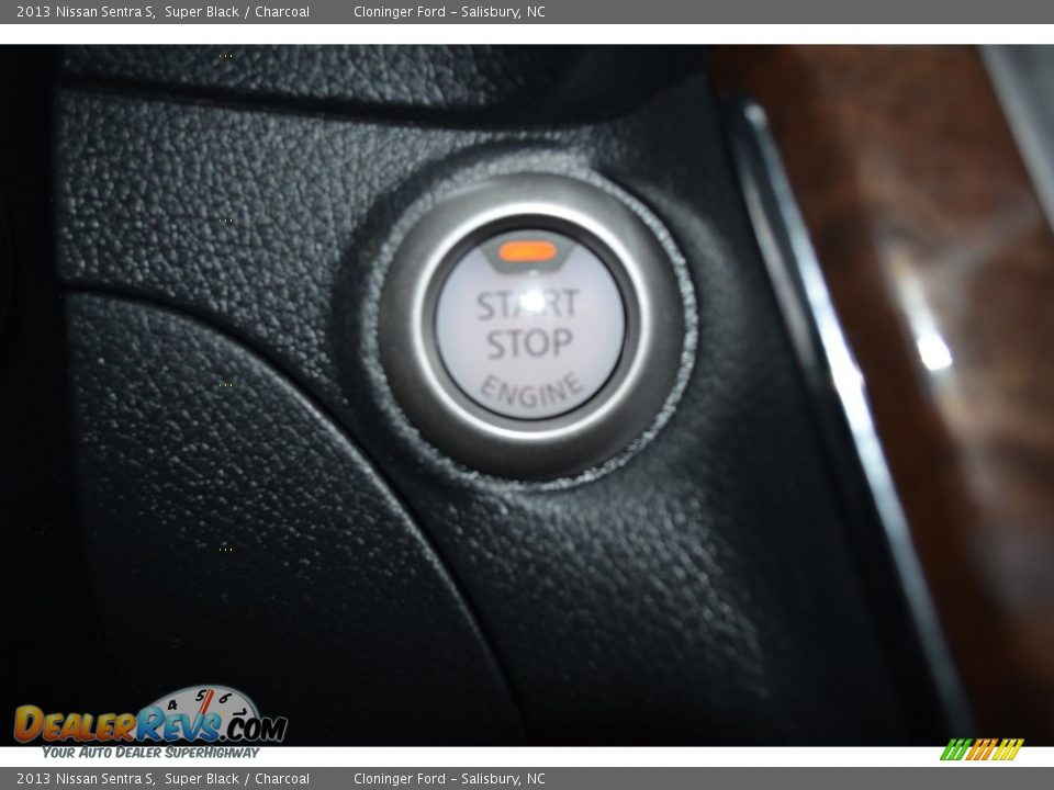 2013 Nissan Sentra S Super Black / Charcoal Photo #23