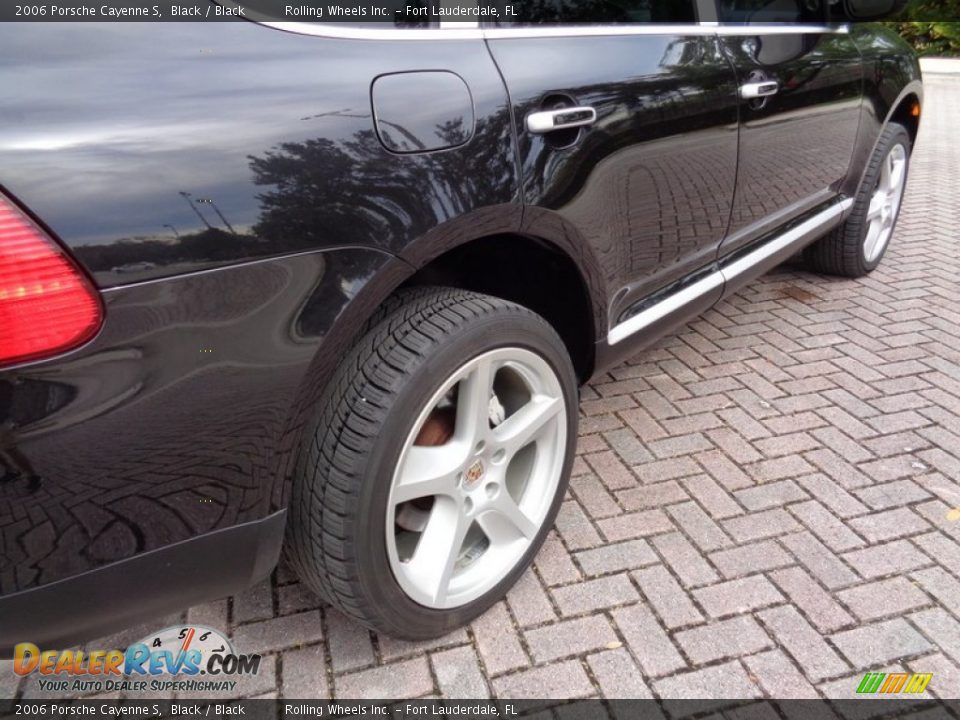 2006 Porsche Cayenne S Black / Black Photo #17