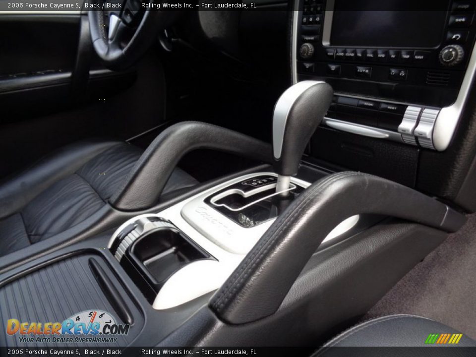 2006 Porsche Cayenne S Shifter Photo #31