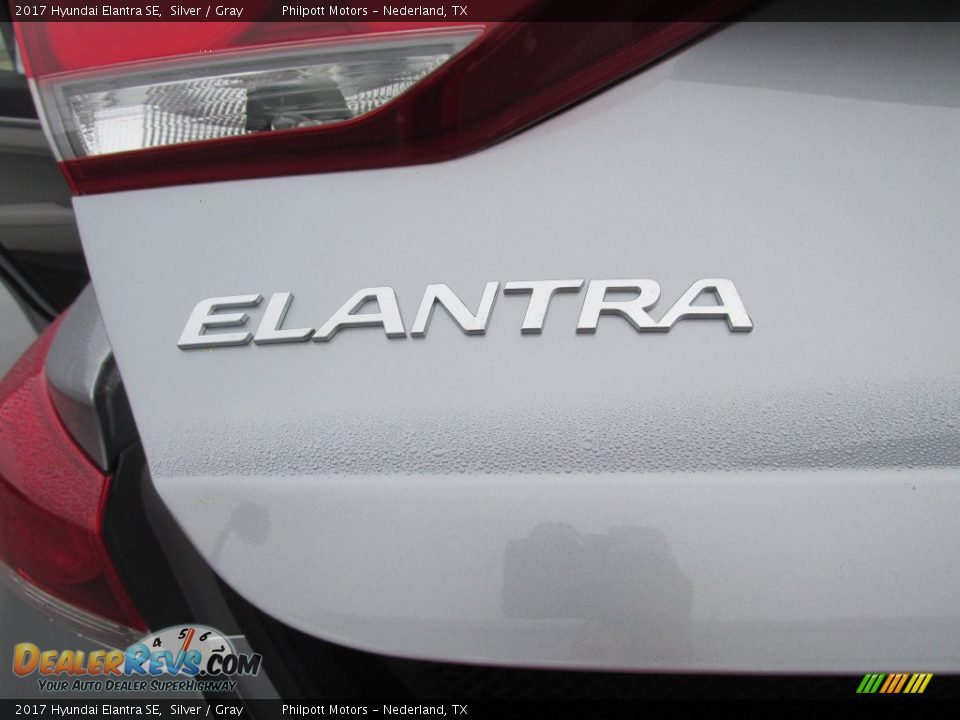 2017 Hyundai Elantra SE Silver / Gray Photo #13