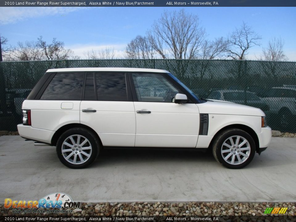 2010 Land Rover Range Rover Supercharged Alaska White / Navy Blue/Parchment Photo #2
