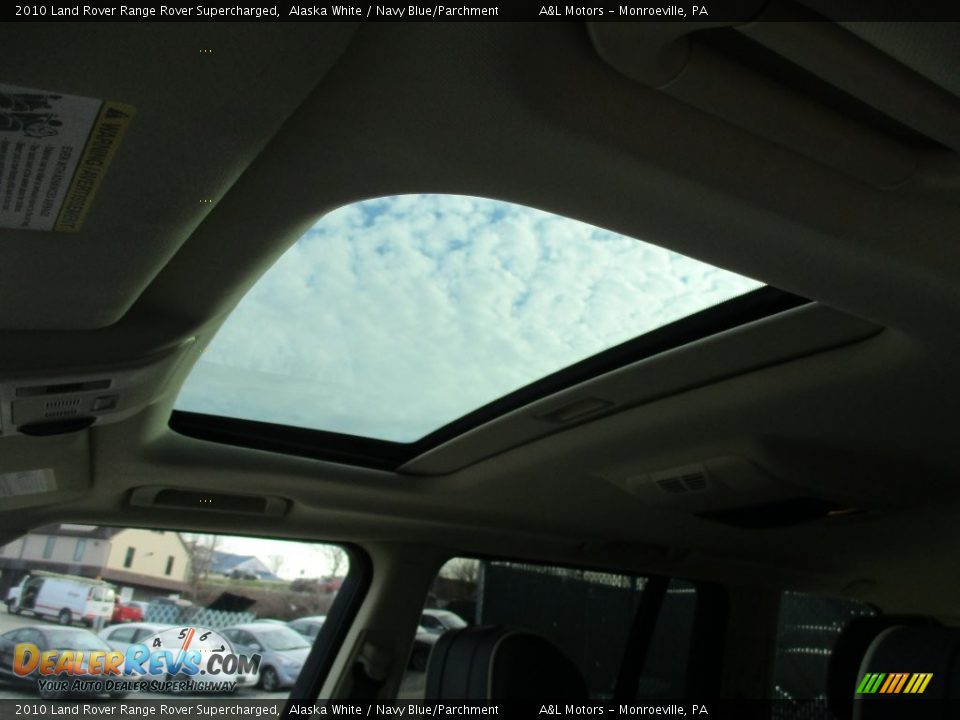 2010 Land Rover Range Rover Supercharged Alaska White / Navy Blue/Parchment Photo #11