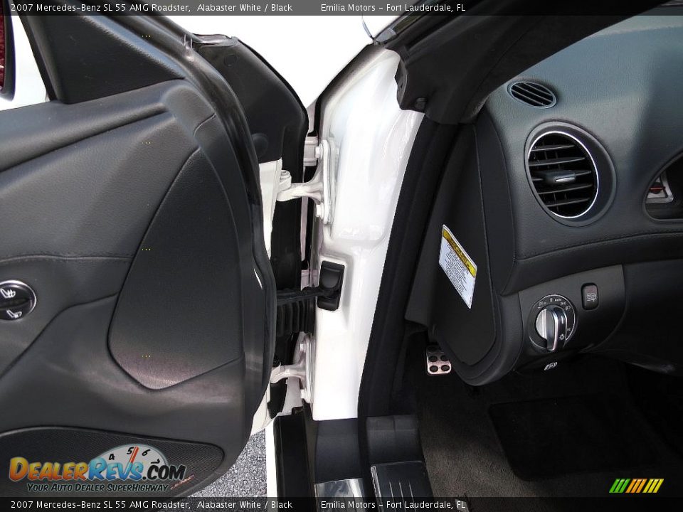 2007 Mercedes-Benz SL 55 AMG Roadster Alabaster White / Black Photo #35