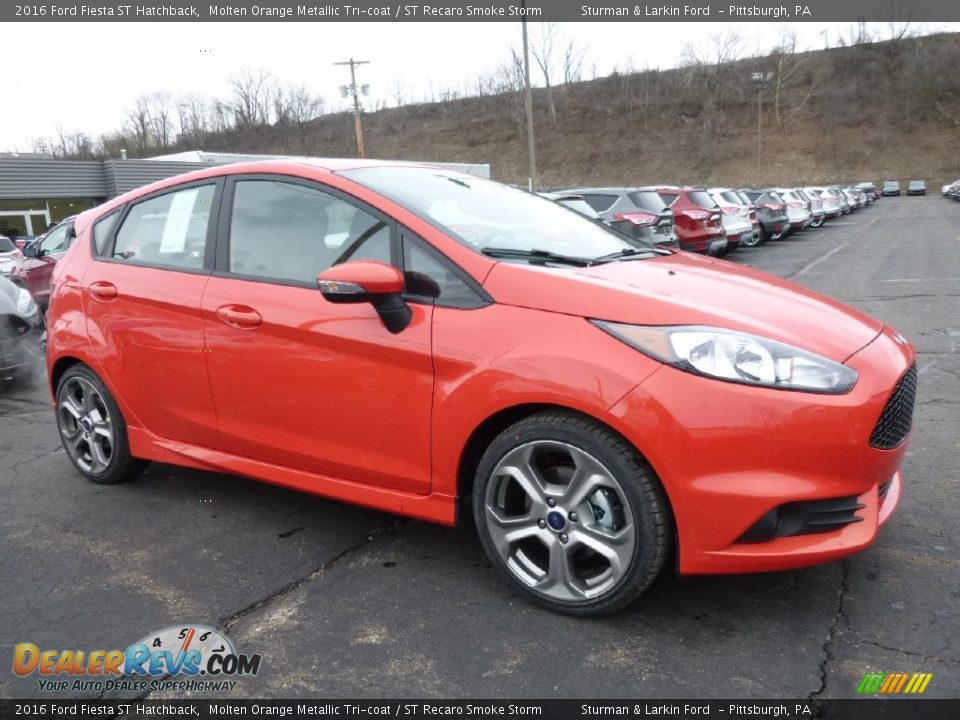Front 3/4 View of 2016 Ford Fiesta ST Hatchback Photo #1