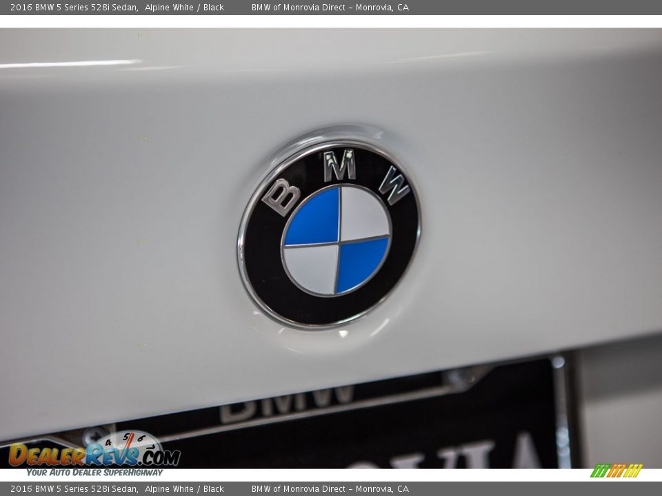 2016 BMW 5 Series 528i Sedan Alpine White / Black Photo #30