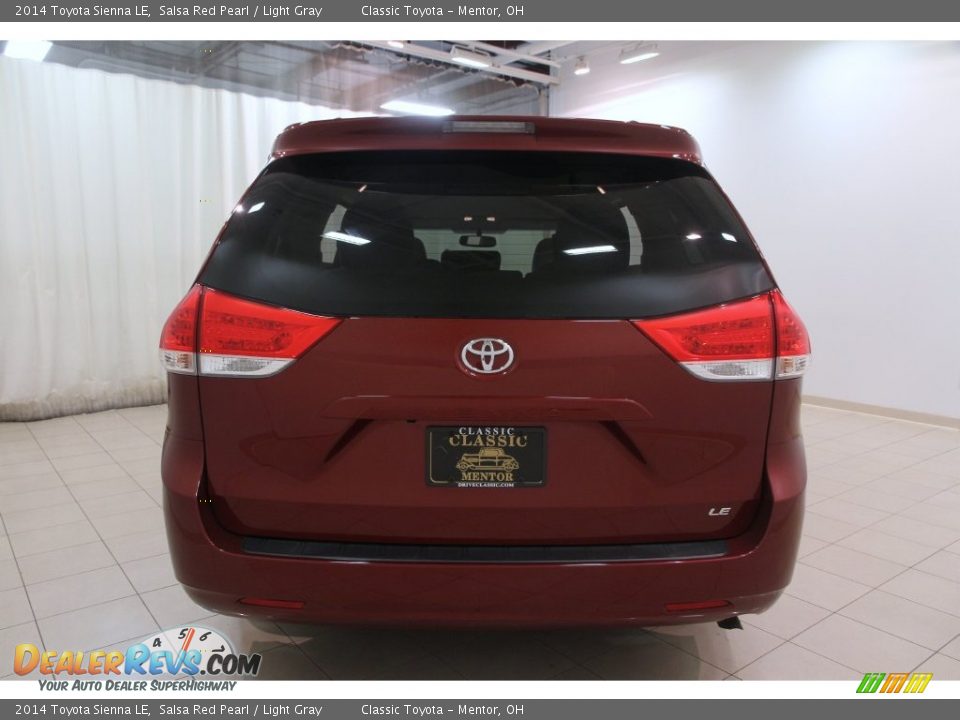 2014 Toyota Sienna LE Salsa Red Pearl / Light Gray Photo #19
