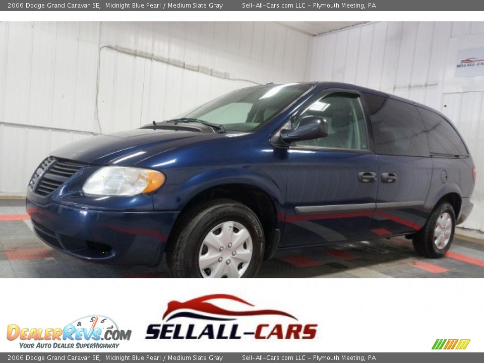 2006 Dodge Grand Caravan SE Midnight Blue Pearl / Medium Slate Gray Photo #1
