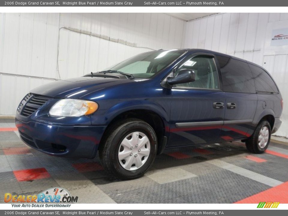 2006 Dodge Grand Caravan SE Midnight Blue Pearl / Medium Slate Gray Photo #2