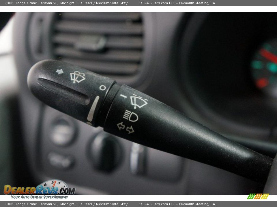 2006 Dodge Grand Caravan SE Midnight Blue Pearl / Medium Slate Gray Photo #32