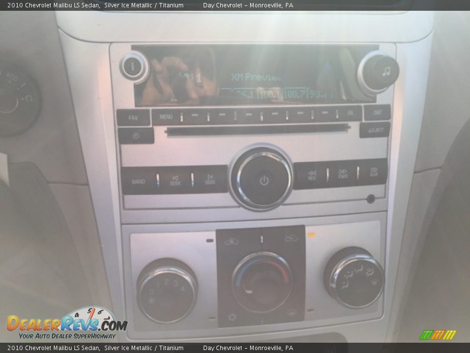 2010 Chevrolet Malibu LS Sedan Silver Ice Metallic / Titanium Photo #11
