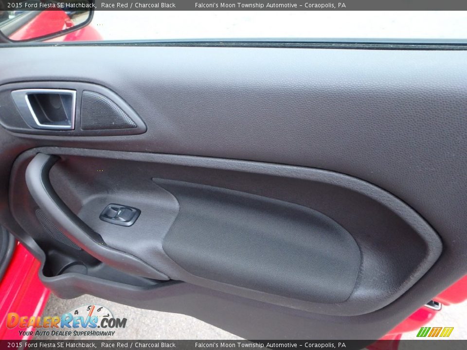 2015 Ford Fiesta SE Hatchback Race Red / Charcoal Black Photo #10