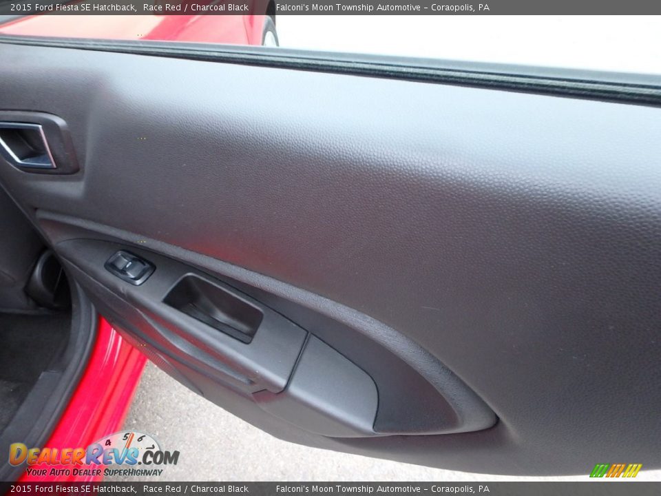 2015 Ford Fiesta SE Hatchback Race Red / Charcoal Black Photo #12