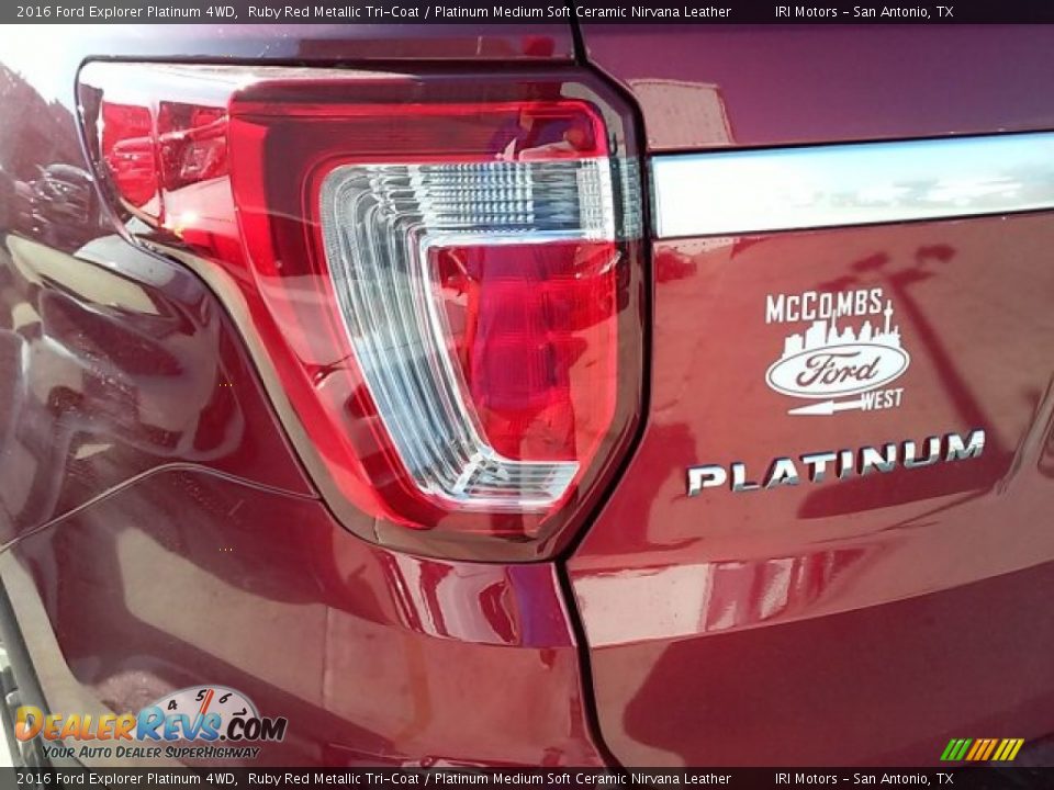 2016 Ford Explorer Platinum 4WD Ruby Red Metallic Tri-Coat / Platinum Medium Soft Ceramic Nirvana Leather Photo #10