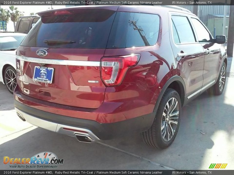 2016 Ford Explorer Platinum 4WD Ruby Red Metallic Tri-Coat / Platinum Medium Soft Ceramic Nirvana Leather Photo #11