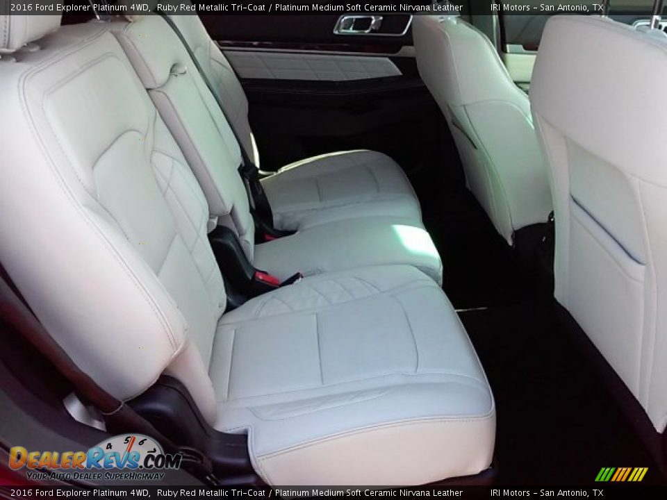 2016 Ford Explorer Platinum 4WD Ruby Red Metallic Tri-Coat / Platinum Medium Soft Ceramic Nirvana Leather Photo #19