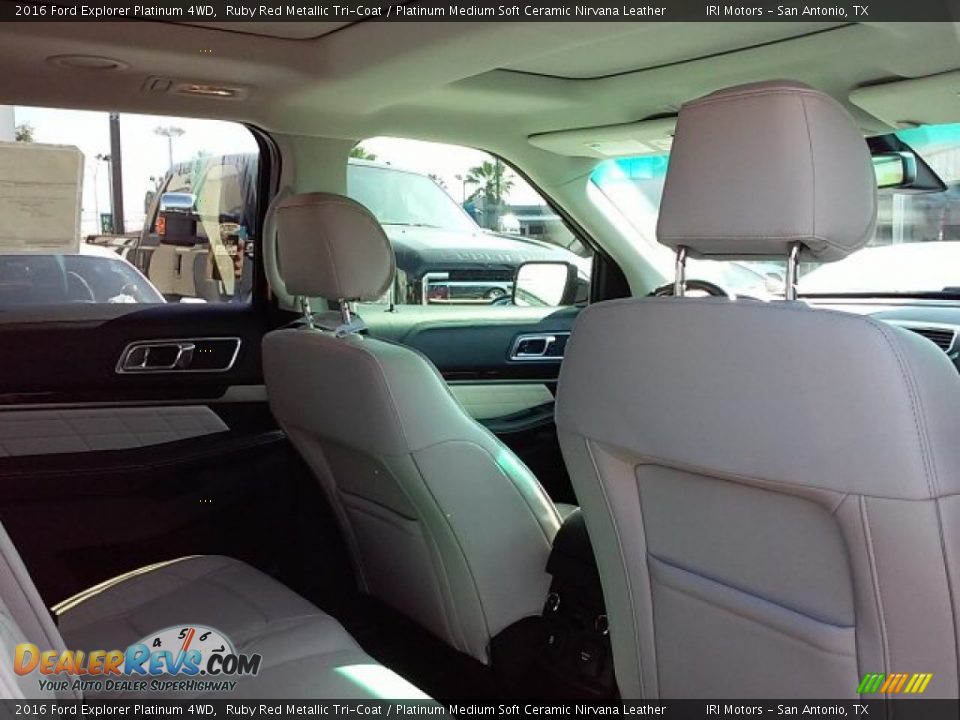 2016 Ford Explorer Platinum 4WD Ruby Red Metallic Tri-Coat / Platinum Medium Soft Ceramic Nirvana Leather Photo #20