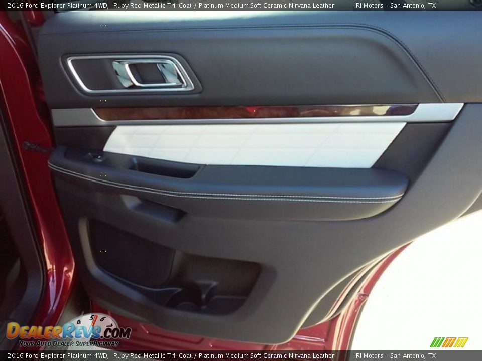2016 Ford Explorer Platinum 4WD Ruby Red Metallic Tri-Coat / Platinum Medium Soft Ceramic Nirvana Leather Photo #21