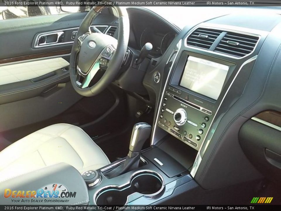 2016 Ford Explorer Platinum 4WD Ruby Red Metallic Tri-Coat / Platinum Medium Soft Ceramic Nirvana Leather Photo #26