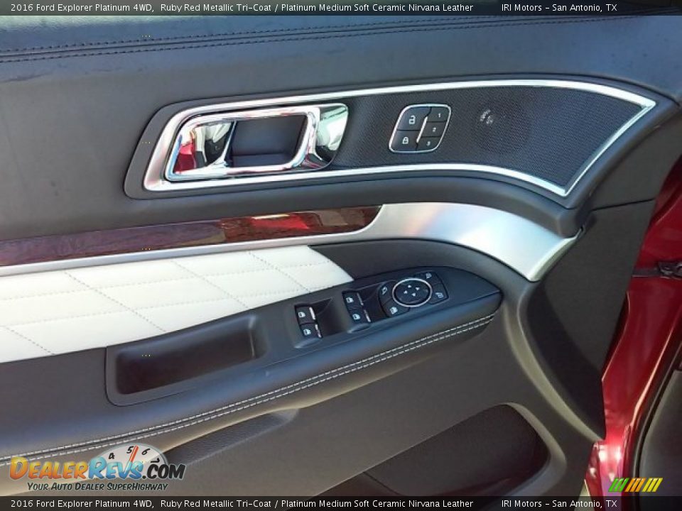 2016 Ford Explorer Platinum 4WD Ruby Red Metallic Tri-Coat / Platinum Medium Soft Ceramic Nirvana Leather Photo #30