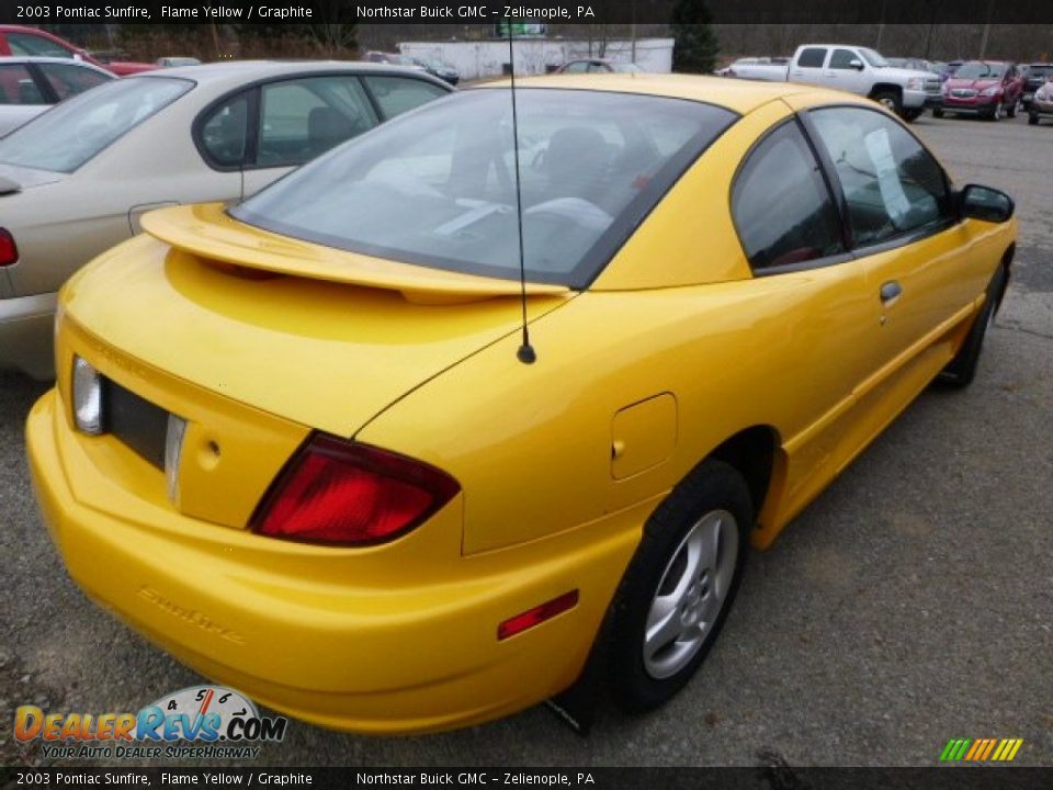2003 Pontiac Sunfire Flame Yellow / Graphite Photo #5