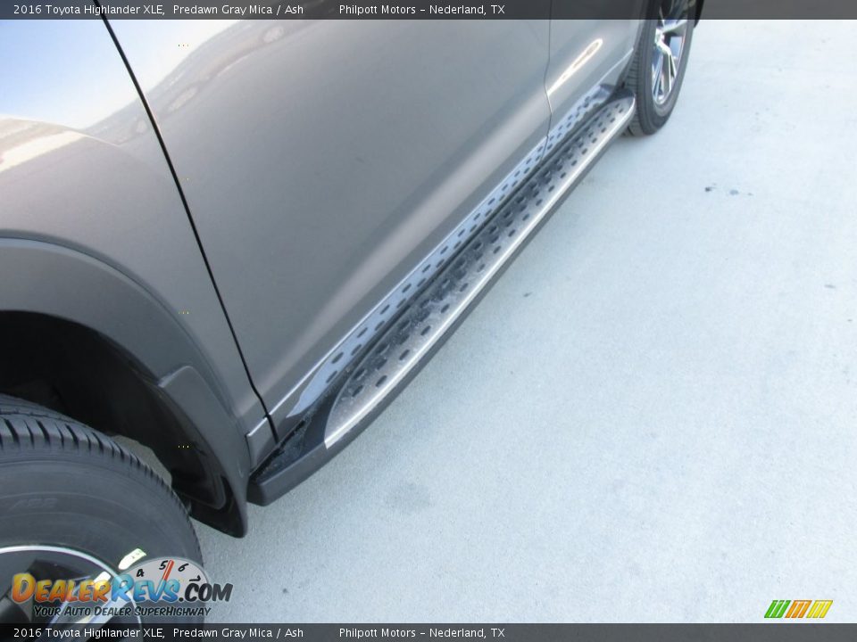 2016 Toyota Highlander XLE Predawn Gray Mica / Ash Photo #12