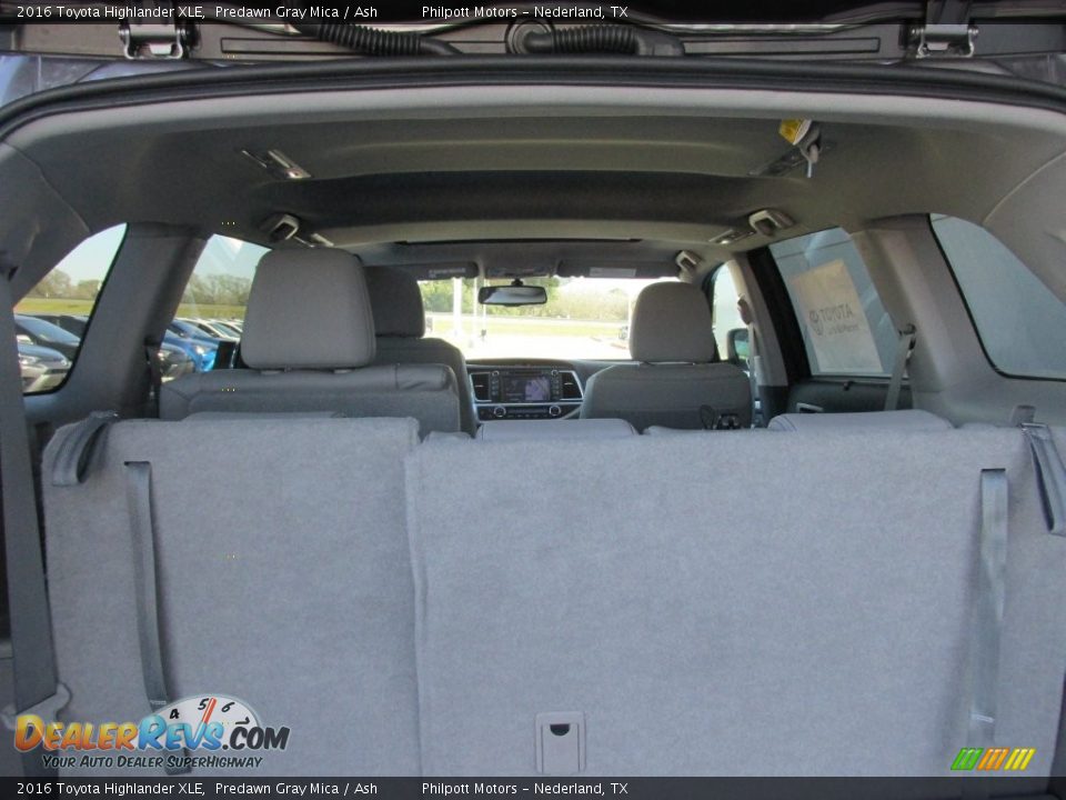 2016 Toyota Highlander XLE Predawn Gray Mica / Ash Photo #17