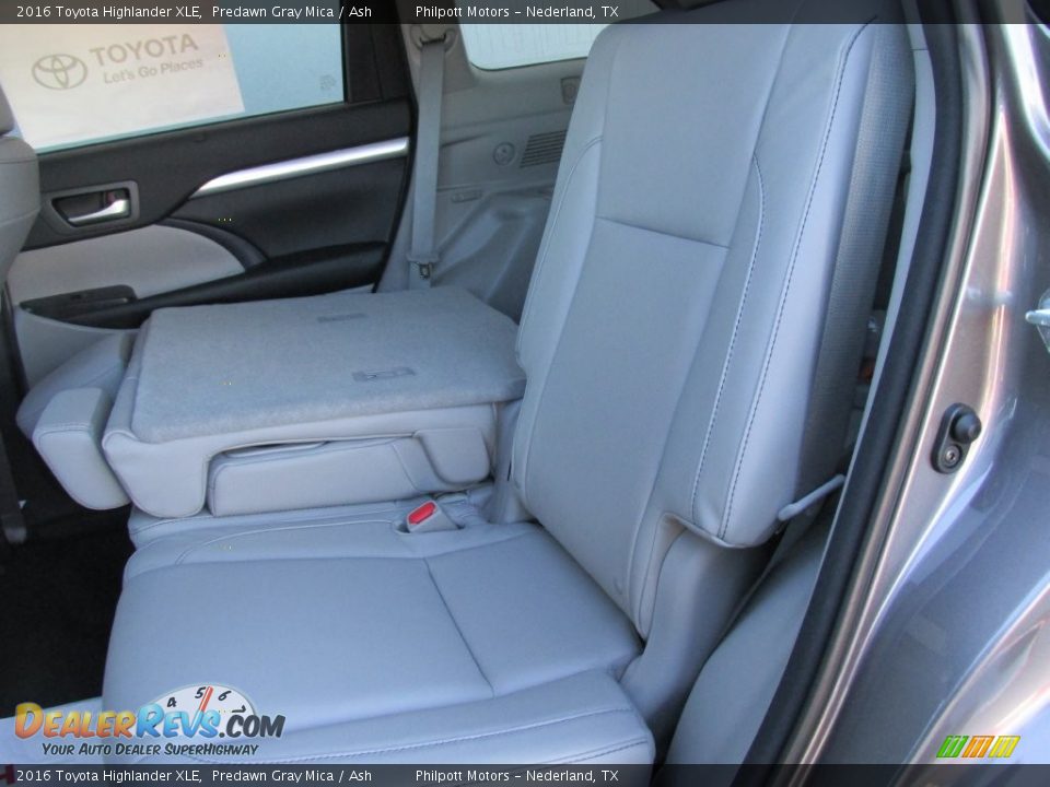2016 Toyota Highlander XLE Predawn Gray Mica / Ash Photo #20