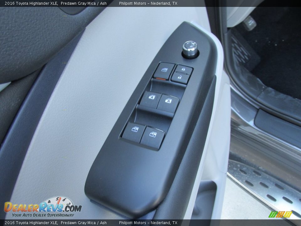 2016 Toyota Highlander XLE Predawn Gray Mica / Ash Photo #22