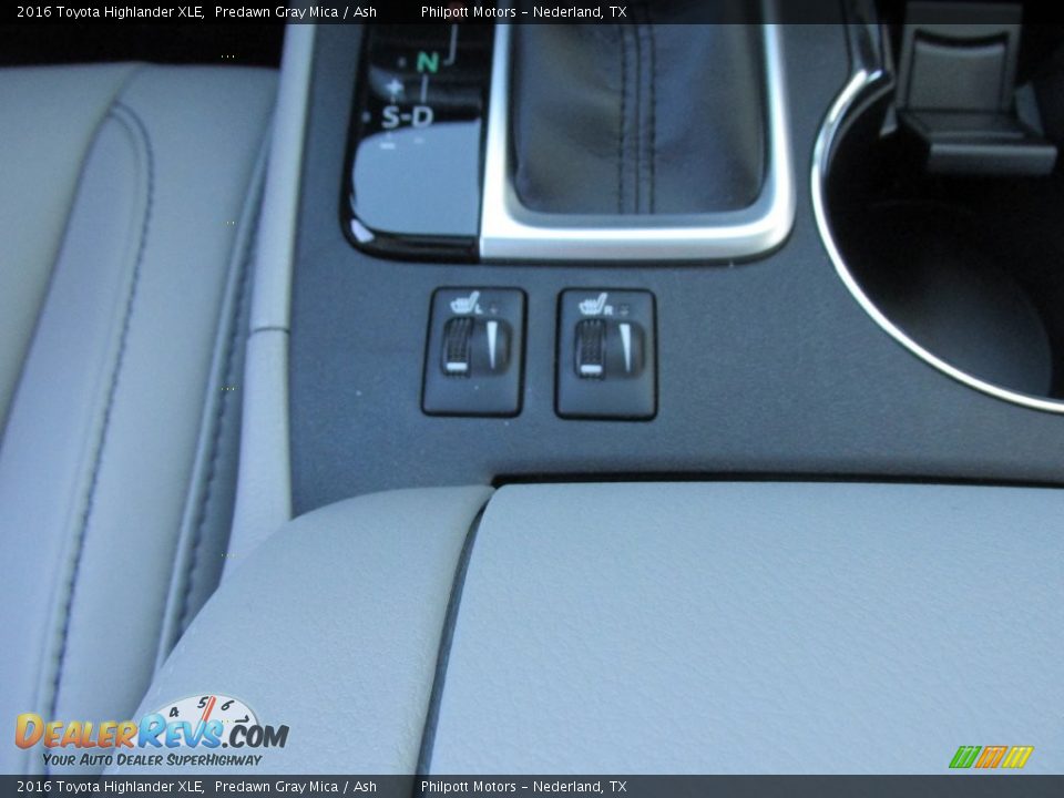 2016 Toyota Highlander XLE Predawn Gray Mica / Ash Photo #31