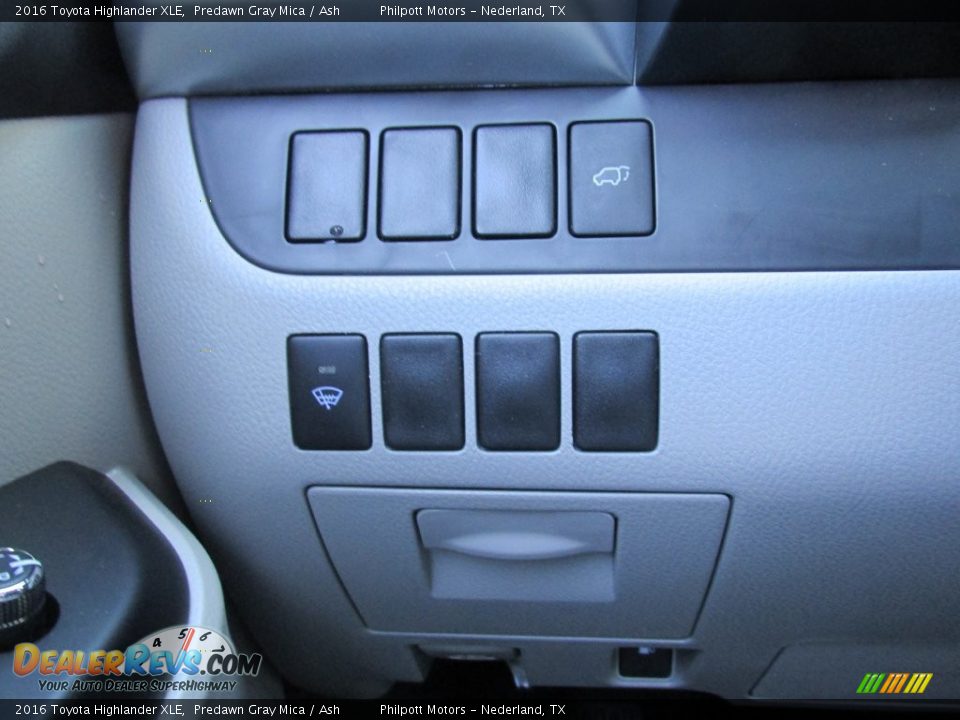 2016 Toyota Highlander XLE Predawn Gray Mica / Ash Photo #35