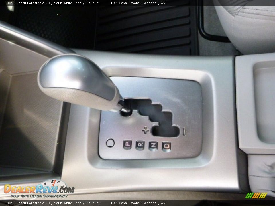 2009 Subaru Forester 2.5 X Satin White Pearl / Platinum Photo #20
