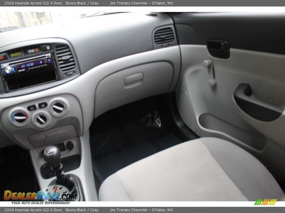 2009 Hyundai Accent GLS 4 Door Ebony Black / Gray Photo #13