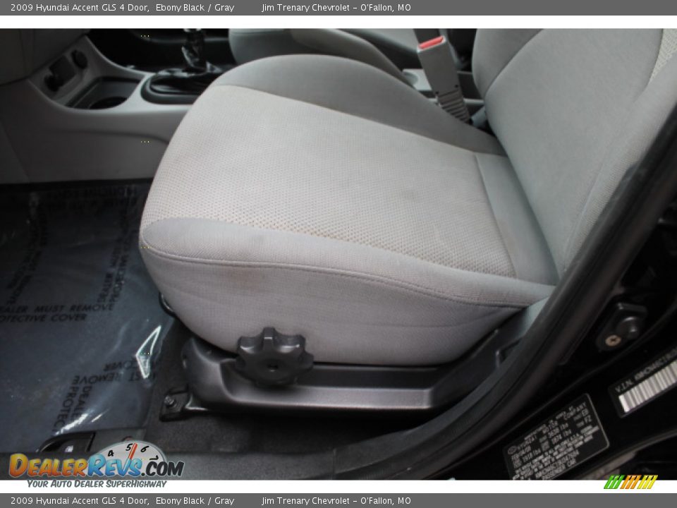 2009 Hyundai Accent GLS 4 Door Ebony Black / Gray Photo #16