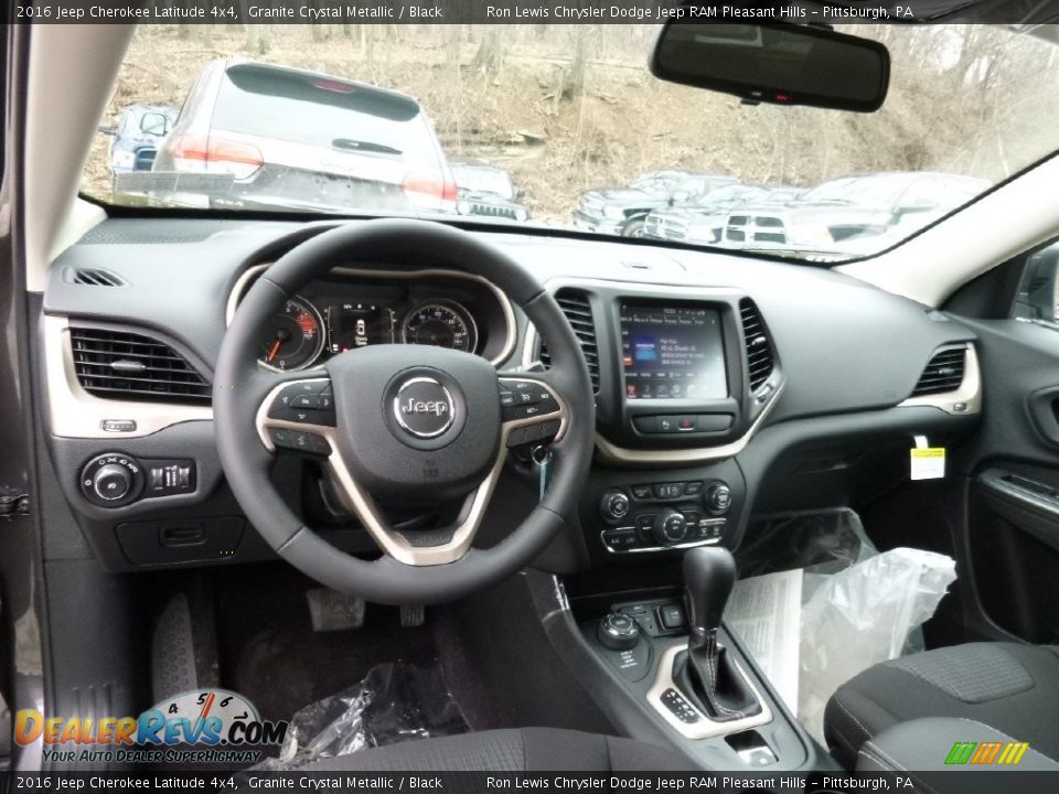 2016 Jeep Cherokee Latitude 4x4 Granite Crystal Metallic / Black Photo #10